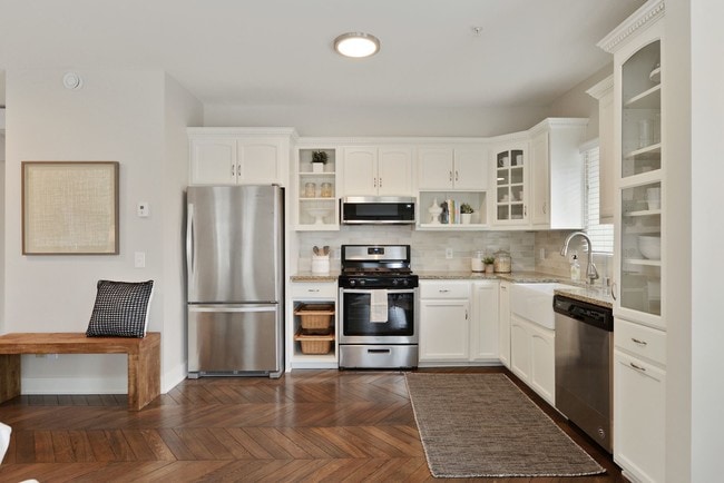 Building Photo - The Miramar