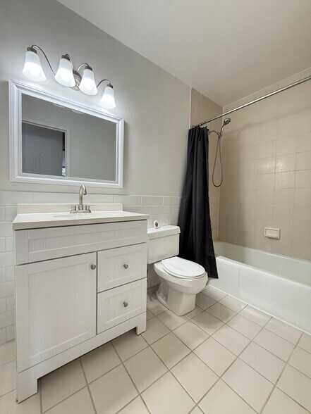 Building Photo - 200 Grand Cove Way
