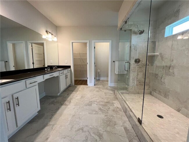 Building Photo - 905 Winding Rose Dr