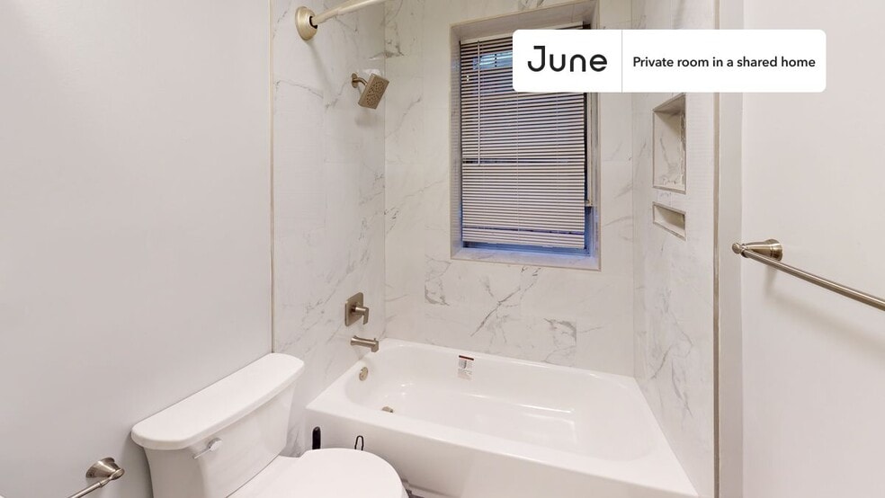 Building Photo - Room in Shared 5 bed/2 bath home in Columbia Heights