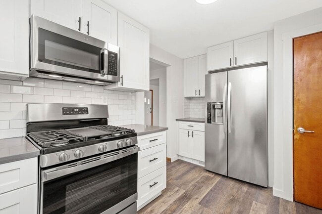 Building Photo - AVAILABLE MID-MARCH! Don’t miss this STUNNING 3 BEDROOM BRICK HOME LOCATED IN WEST VIEW!