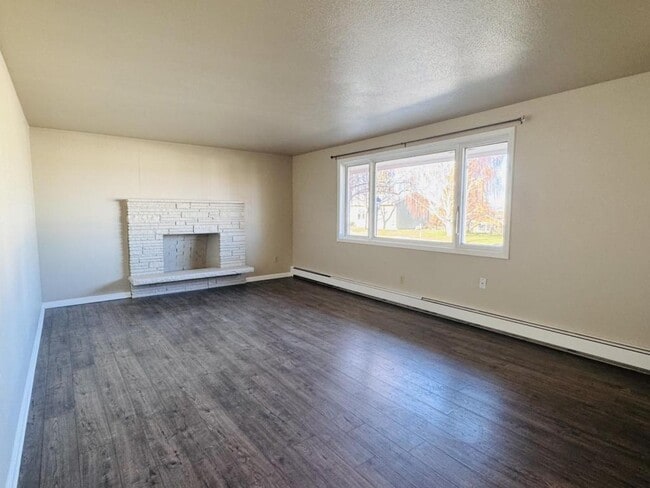 Building Photo - 1819 5th Ave