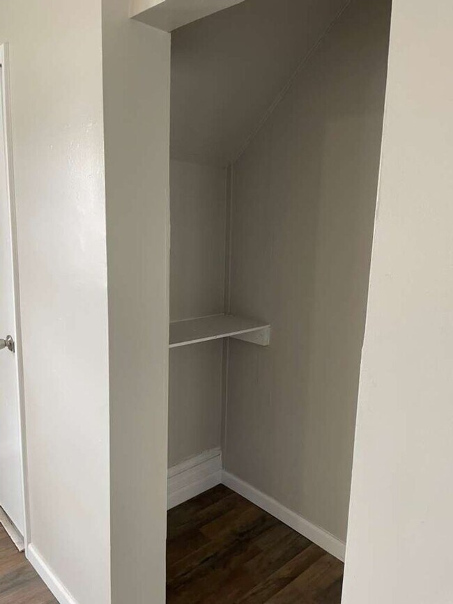 Building Photo - 315 10th St