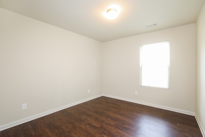 Building Photo - 40 Camden Pl