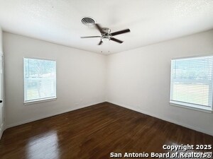 Building Photo - 1214 Sutton Dr