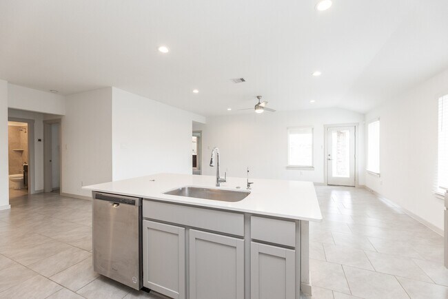 Building Photo - 28902 Yukon River Ct