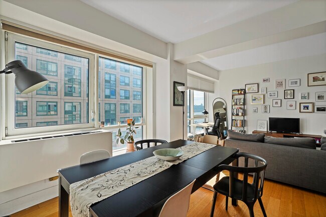 Building Photo - 440 Kent Ave