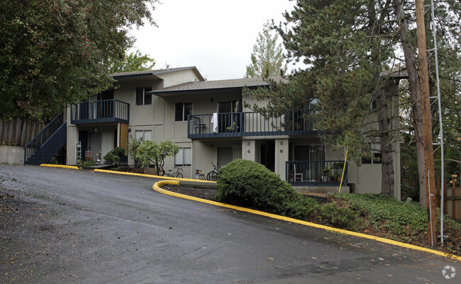 Building Photo - 5636-5648 SW Beaverton Hillsdale Hwy