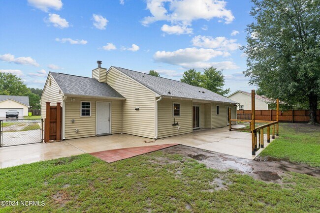 Building Photo - 5725 County Line Rd