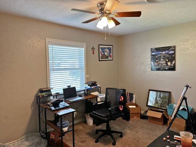 Building Photo - 4 bedrooms in Southwest Wichita Falls For Lease!