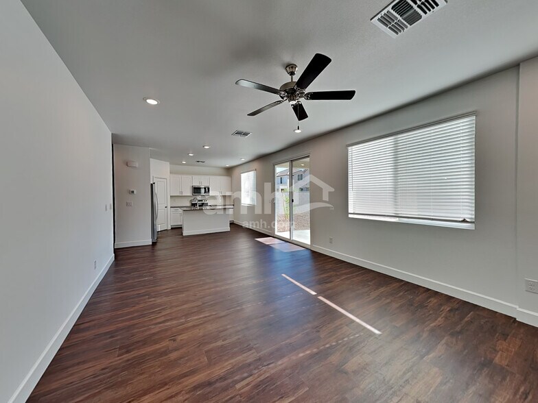 Building Photo - 6619 S 42nd Dr