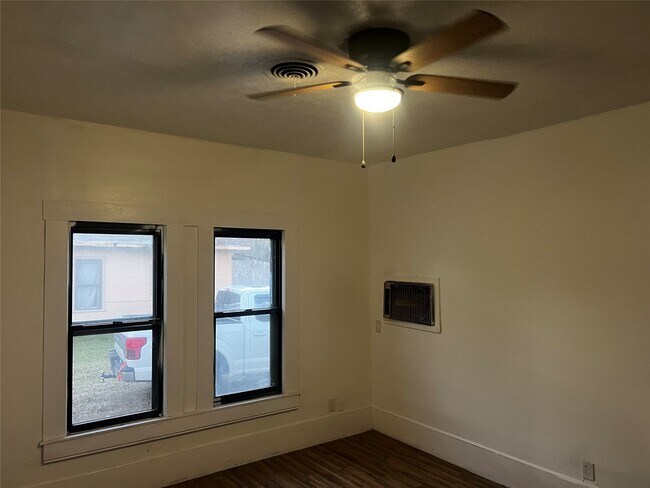 Building Photo - 1101 N 1st St