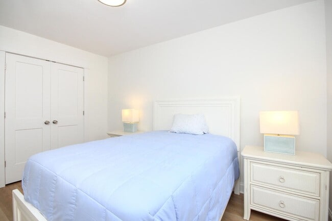 Building Photo - Luxury Three Bedroom Townhouse in Lincolnton