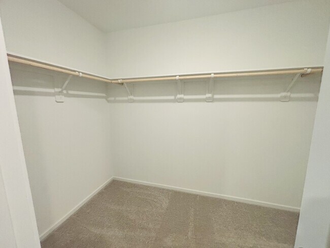 Building Photo - 16711 Old Wagon Wy