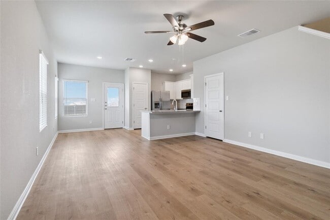 Building Photo - 525 Caymus Dr