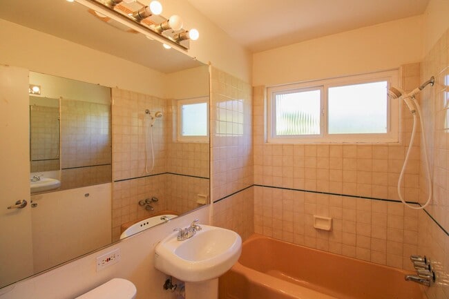 Building Photo - 299 Albert Dr