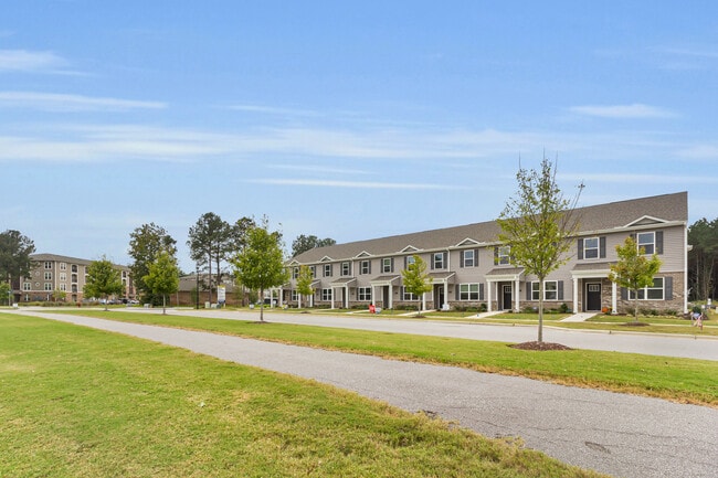 Building Photo - 2007 Clock Rd