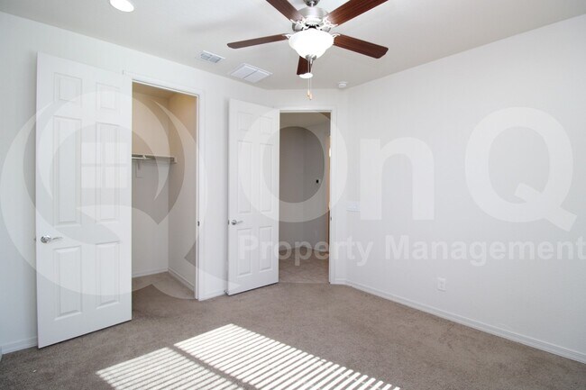 Building Photo - 26018 N 52nd Ln