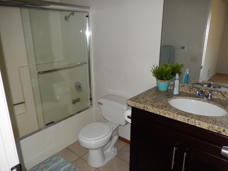 Building Photo - 1030 Agate St