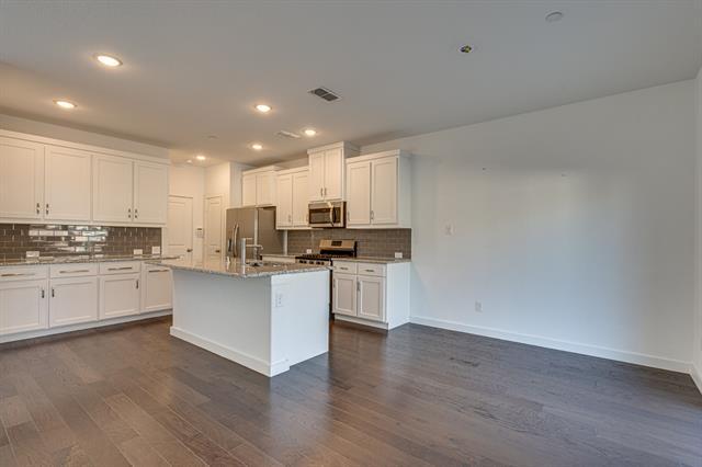 Building Photo - 2725 Splendor Ln