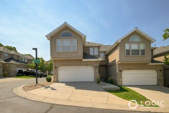 Building Photo - Fully Furnished Row End Townhome!