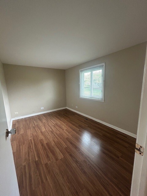 Guest Bedroom - 1028 Sagamore Dr