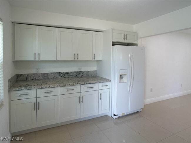 Building Photo - 4839 Tudor Dr