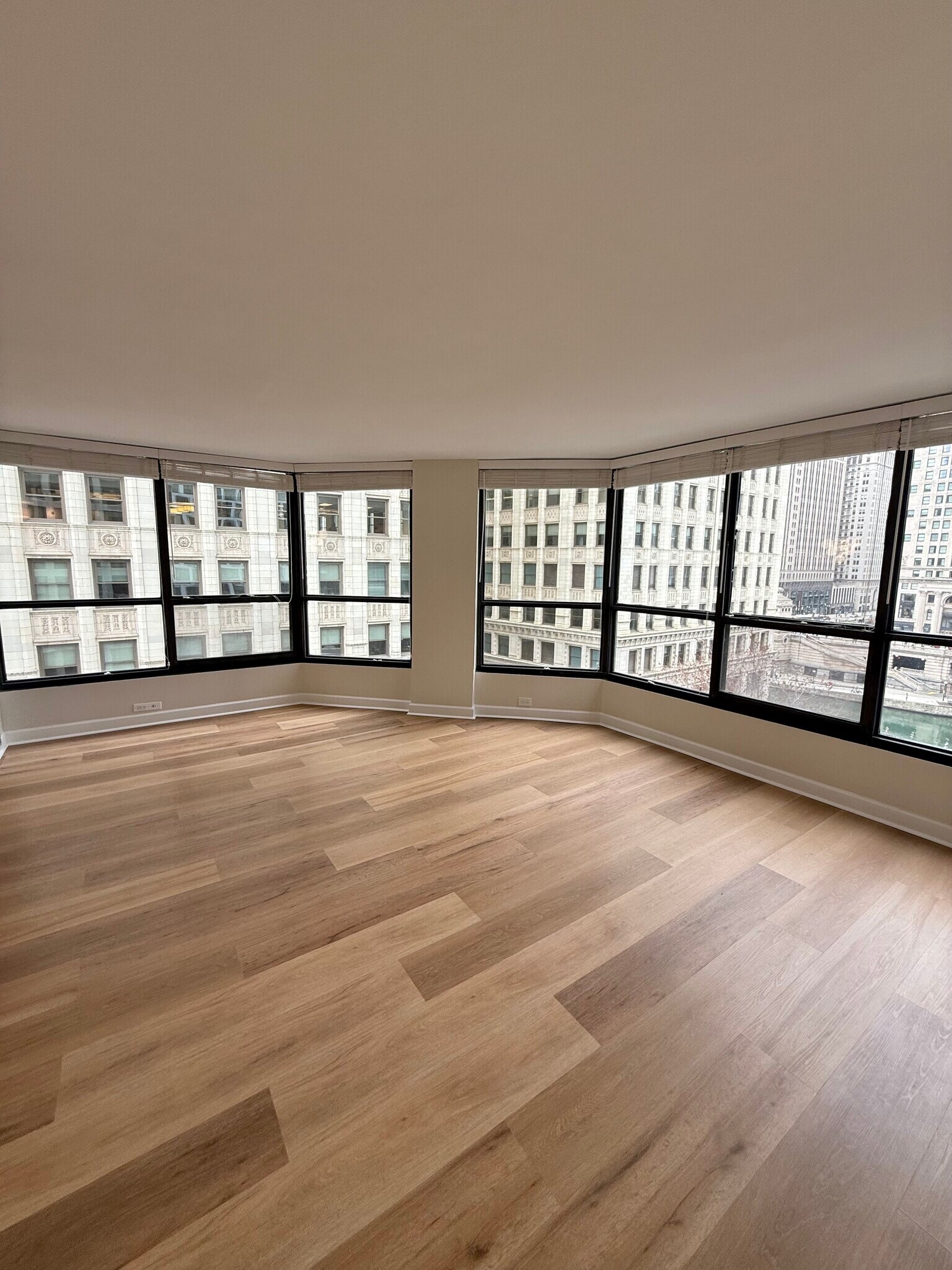 Building Photo - 405 N Wabash Ave