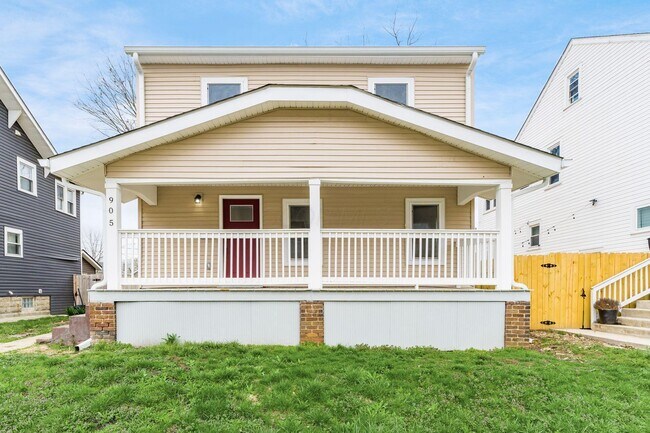 Building Photo - 905 Carpenter St