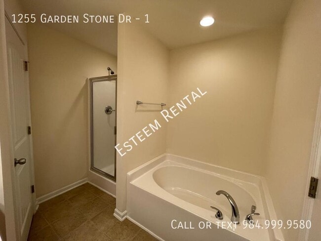 Building Photo - 1255 Garden Stone Dr