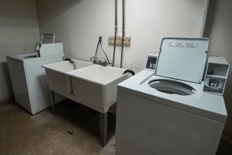 Building Photo - 7512 N Granville Rd