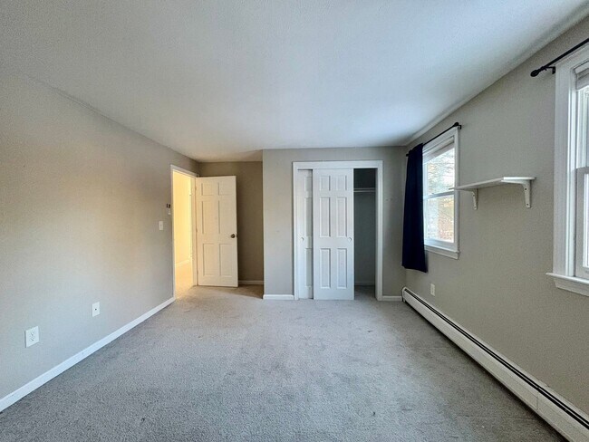 Building Photo - Available Now | 3 Bed, 1.5 Bath Single-Family Home in Westford, MA | Updated Kitchen, Finished Ba...