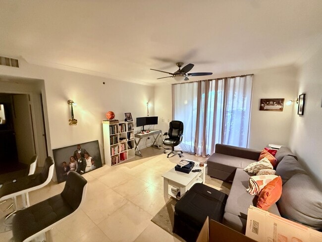 Building Photo - Spacious 1-bed, 1-bath condo is nestled in the gated waterfront community of The Yacht Club at Av...