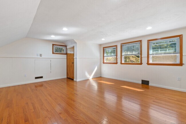 Building Photo - 67 Hicock Dr