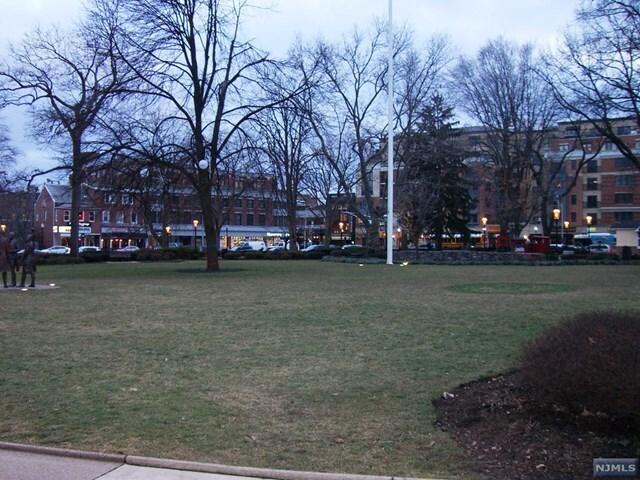 Building Photo - 27 Bellevue Terrace