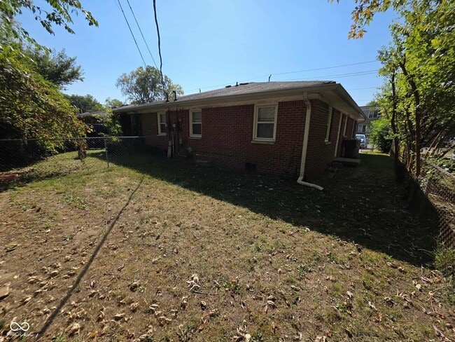 Building Photo - 6216 Eastridge Dr