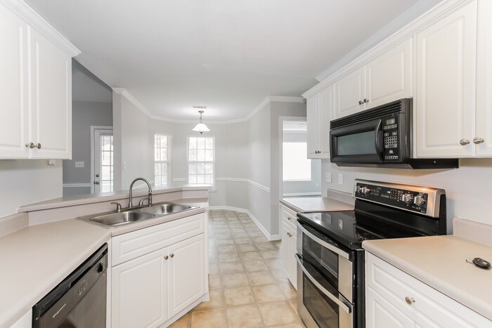 Building Photo - 6240 Freedom Cir