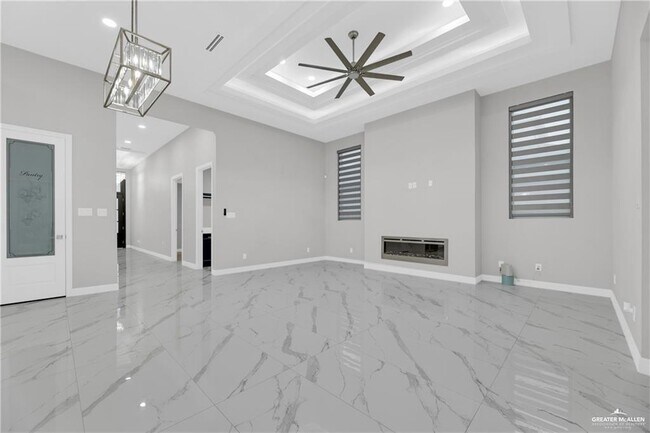 Building Photo - 16 E St