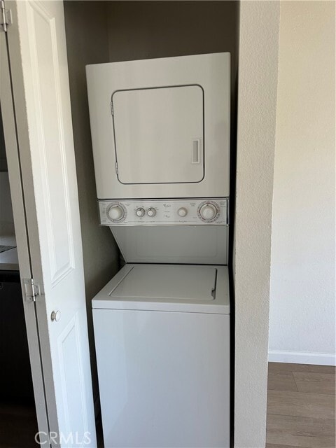 Building Photo - 2312 Dominguez St