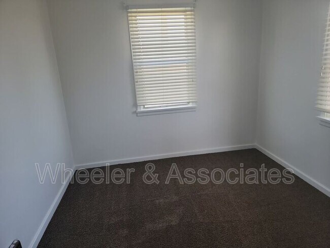 Building Photo - 787 N 1500 W