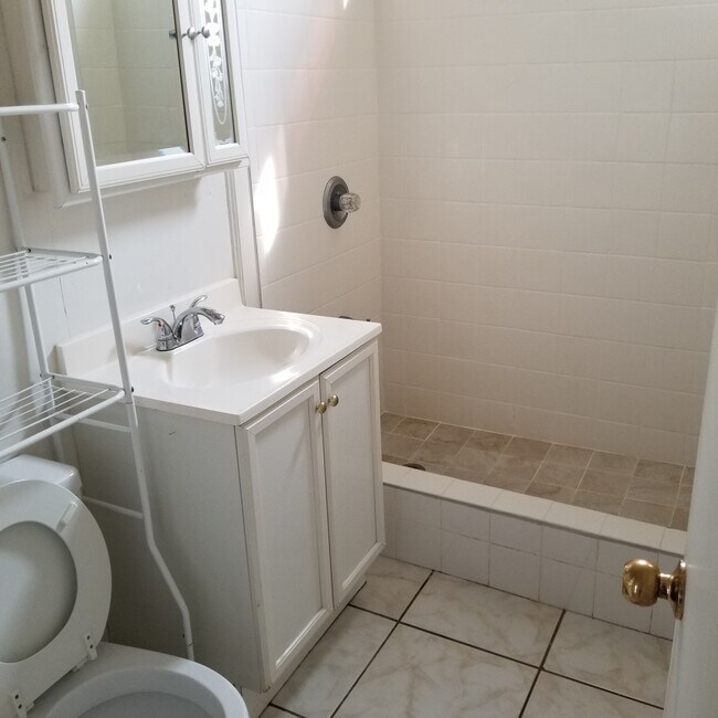 Building Photo - 3134 Brokaw St