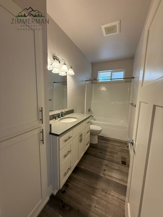 Building Photo - Beautiful 3 bed Home in Lowell