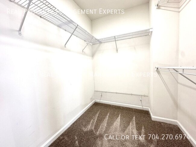 Building Photo - 12757 Bullock Greenway Blvd