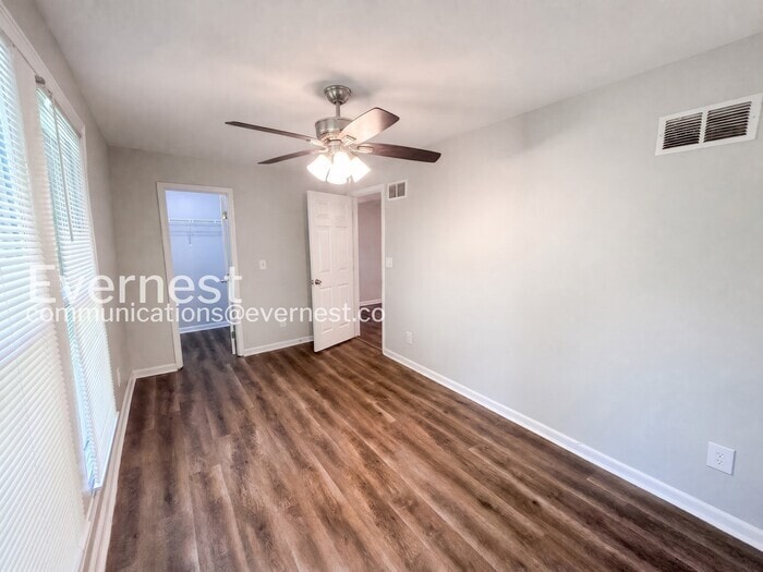 Building Photo - 3815 Cumberland Way