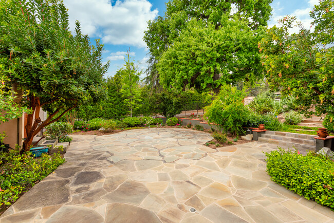 Building Photo - 28051 Balkins Dr
