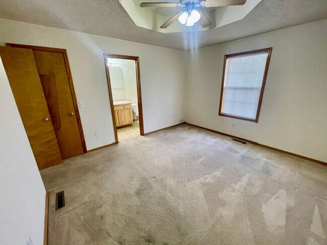 Building Photo - 4339 N Farm Rd 157