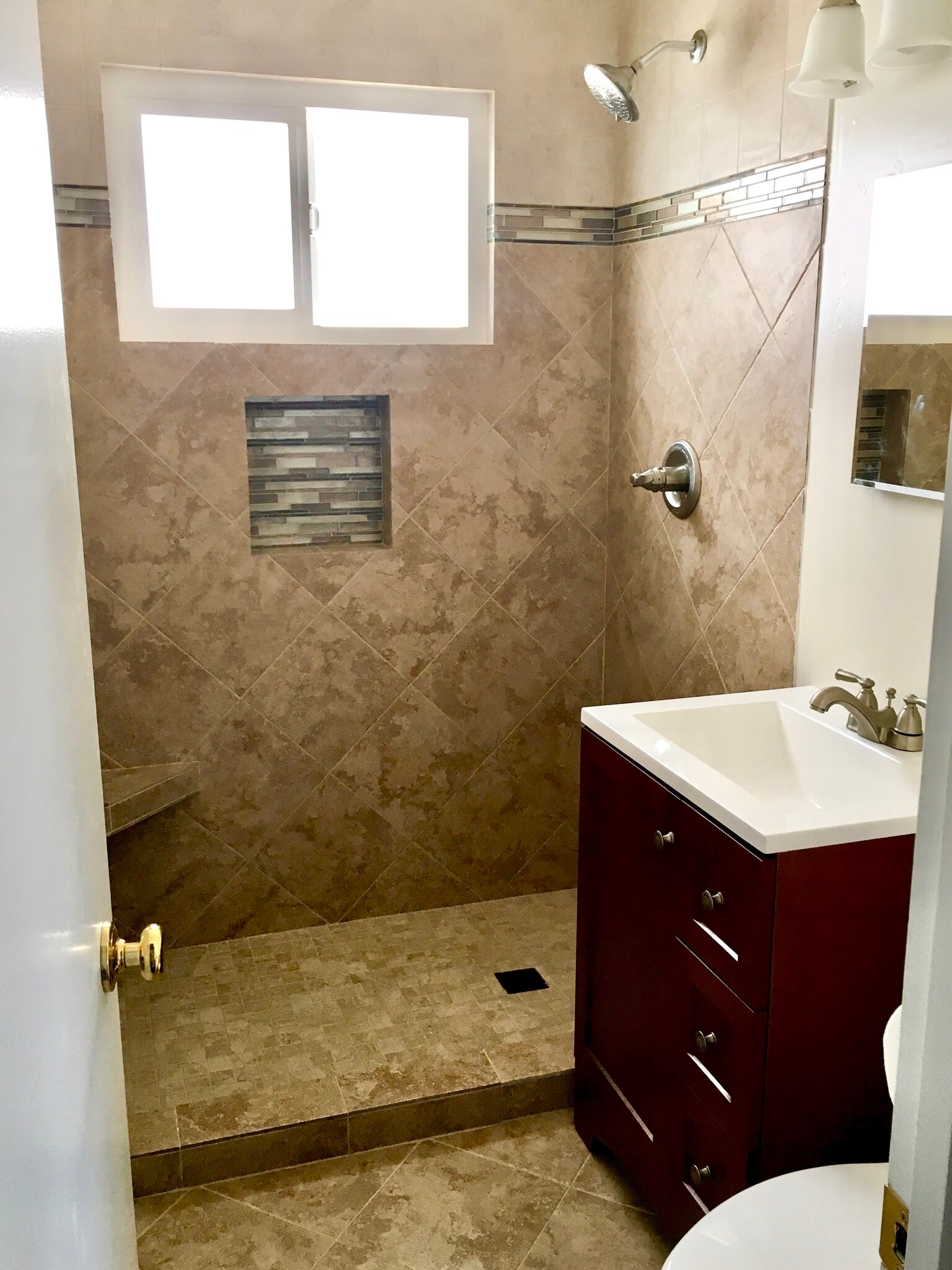 Building Photo - 1931 Cypress Ave