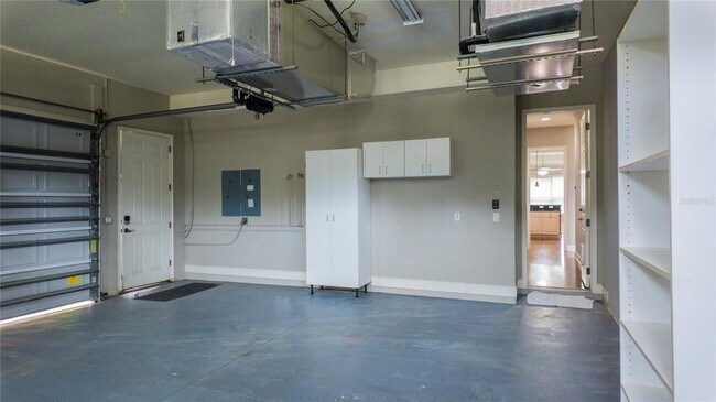 Building Photo - 617 SE 47th Loop