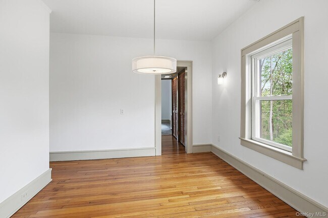 Building Photo - 65 Furnace Dock Rd