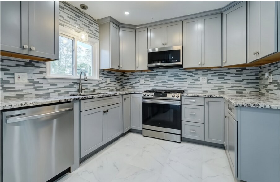 Building Photo - 138 Cherry Rd